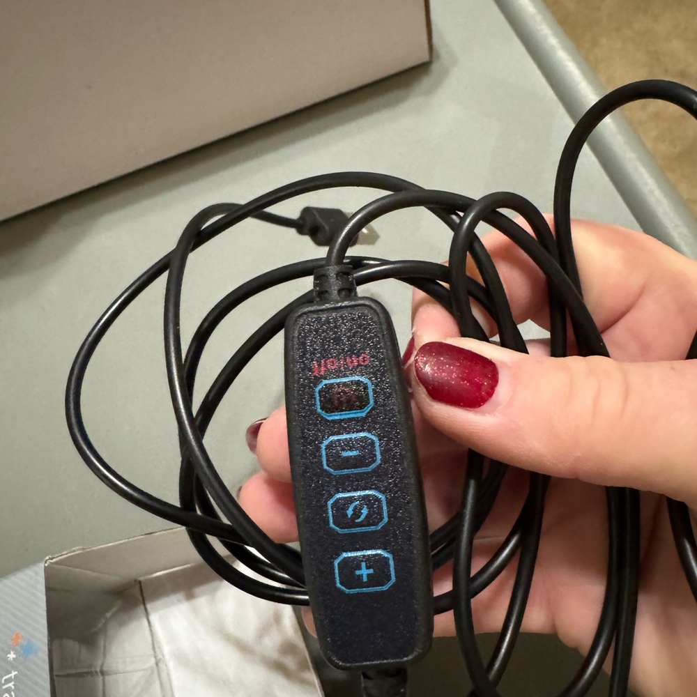 Desktop Ring Light with Remote Control button. USB PLUG - Picture 3 of 3